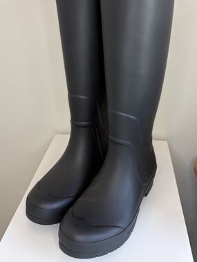 NEW Hunter Boots Tall, Size 7 in Black, Originally Nearly $200!